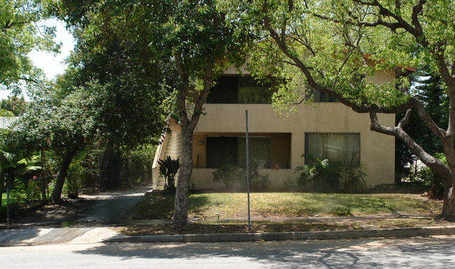 87 Oak Ave in Pasadena, CA - Foto de edificio - Building Photo