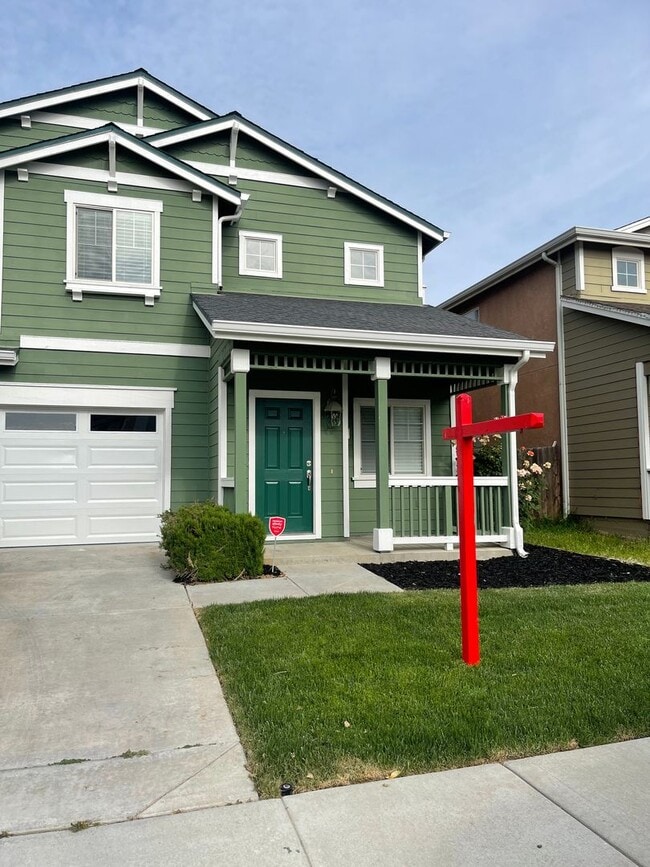 property at 4128 Heirloom Ln