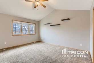 516 Lincoln Dr NE in Saint Michael, MN - Building Photo - Building Photo
