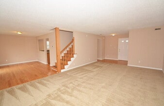 3438 W 52nd St, Unit 03-03126 in Indianapolis, IN - Foto de edificio - Building Photo