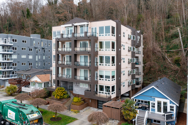 Regatta On Alki in Seattle, WA - Foto de edificio - Building Photo