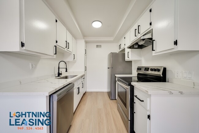 14634 Magnolia Blvd in Los Angeles, CA - Building Photo - Building Photo