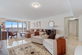 2200 S Ocean Ln in Fort Lauderdale, FL - Building Photo - Building Photo