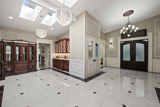 1125 Eton Cross Rd in Bloomfield Hills, MI - Building Photo - Building Photo