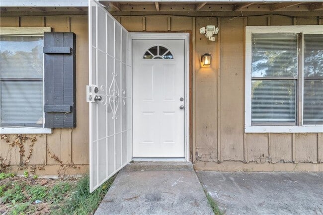 8883 Homewood Dr in Riverdale, GA - Building Photo - Building Photo