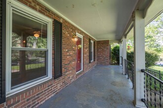 1011 Westminster Dr in Johnson City, TN - Building Photo - Building Photo