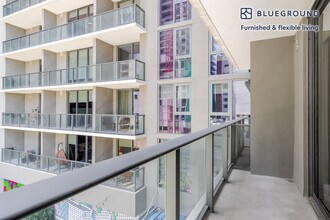 230 NE 5th Ct in Miami, FL - Building Photo - Building Photo