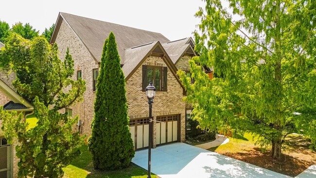 property at 129 Janney Cir