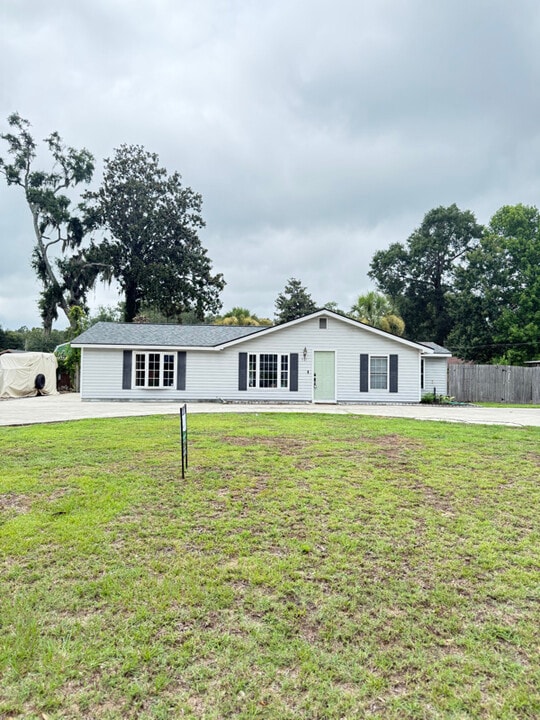 915 Belleview Cir W in Beaufort, SC - Foto de edificio