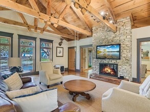 408 Westwood Terrace in Austin, TX - Building Photo - Building Photo