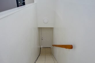 1928 Waimano Home Rd in Pearl City, HI - Foto de edificio - Building Photo