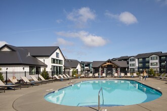 Glacier Run Apartments in Puyallup, WA - Foto de edificio - Building Photo