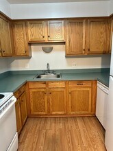 1980 Axtell Dr, Unit 2 in Troy, MI - Building Photo - Building Photo