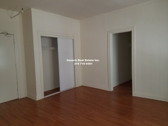 246 S Kenmore Ave in Los Angeles, CA - Building Photo - Building Photo