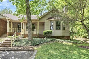 816 Beazer Ln in Nashville, TN - Building Photo