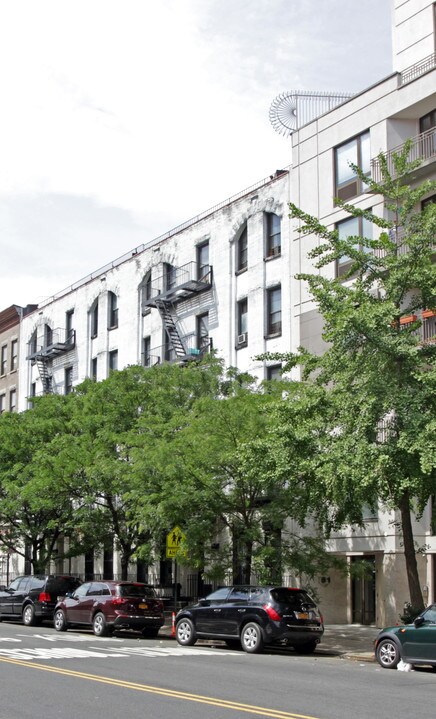 49 St Nicholas Ave in New York, NY - Foto de edificio