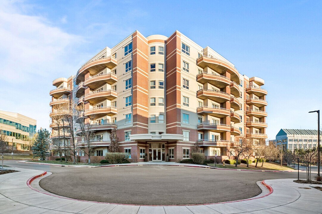 4875 S Monaco St in Denver, CO - Building Photo