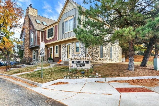 property at 2635 E Nichols Cir