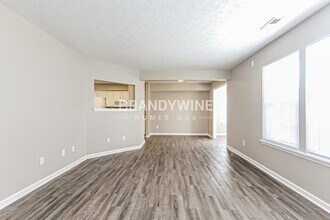 16720 Yeoman Way in Westfield, IN - Foto de edificio - Building Photo