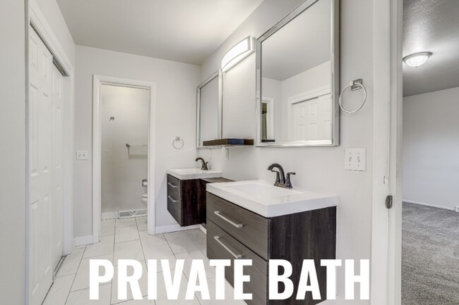 2860 S Golden Way in Denver, CO - Building Photo - Building Photo