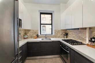 135 W 16th St in New York, NY - Foto de edificio - Building Photo