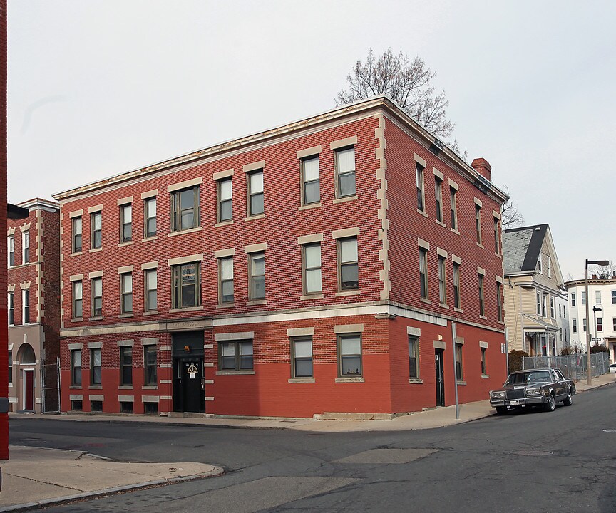 40 Ditson St in Boston, MA - Building Photo