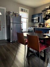 1615 W Barry Ave, Unit #3rd floor in Chicago, IL - Building Photo - Building Photo