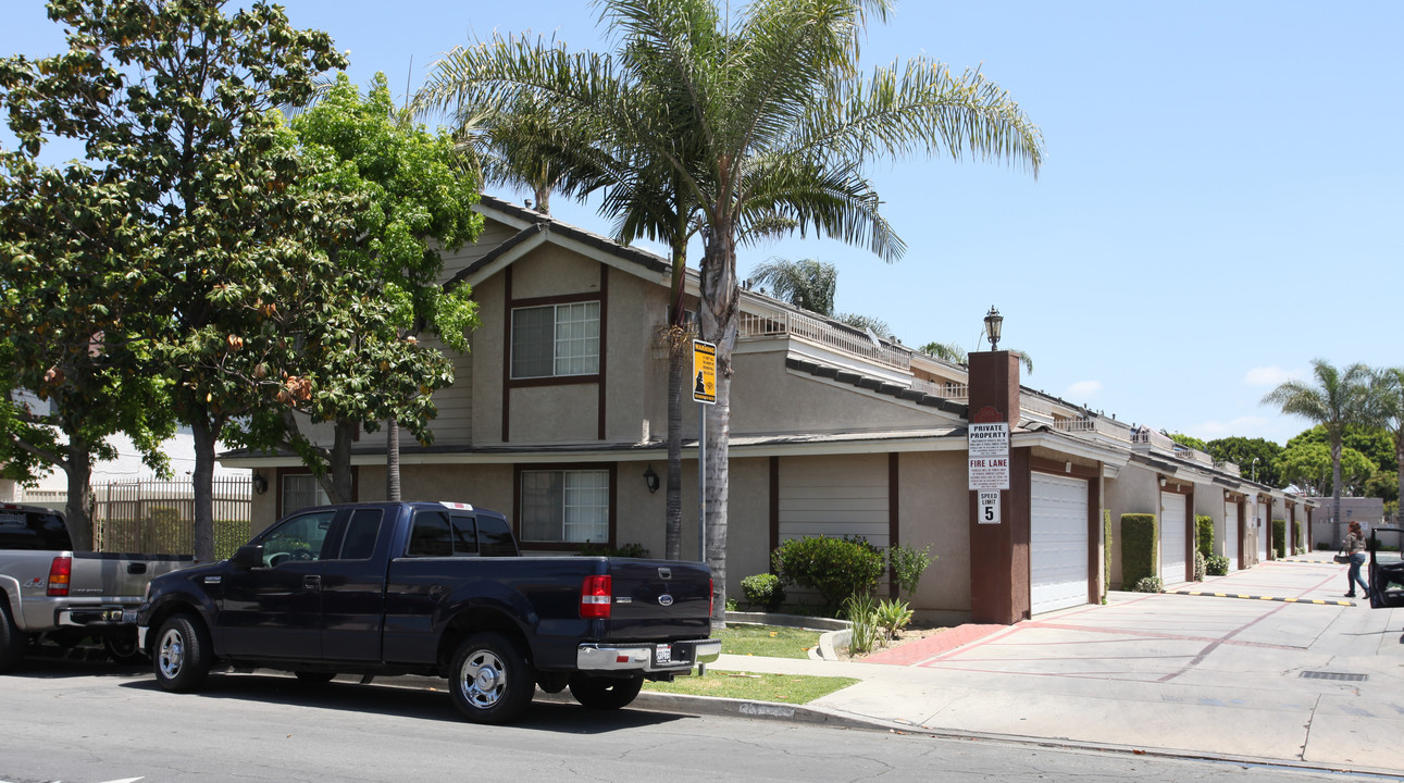 13924 Mcclure Ave in Paramount, CA - Building Photo