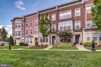 705 River Mist Dr in Oxon Hill, MD - Building Photo - Building Photo