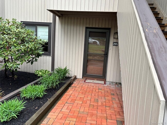 property at 2905 Fox Ln