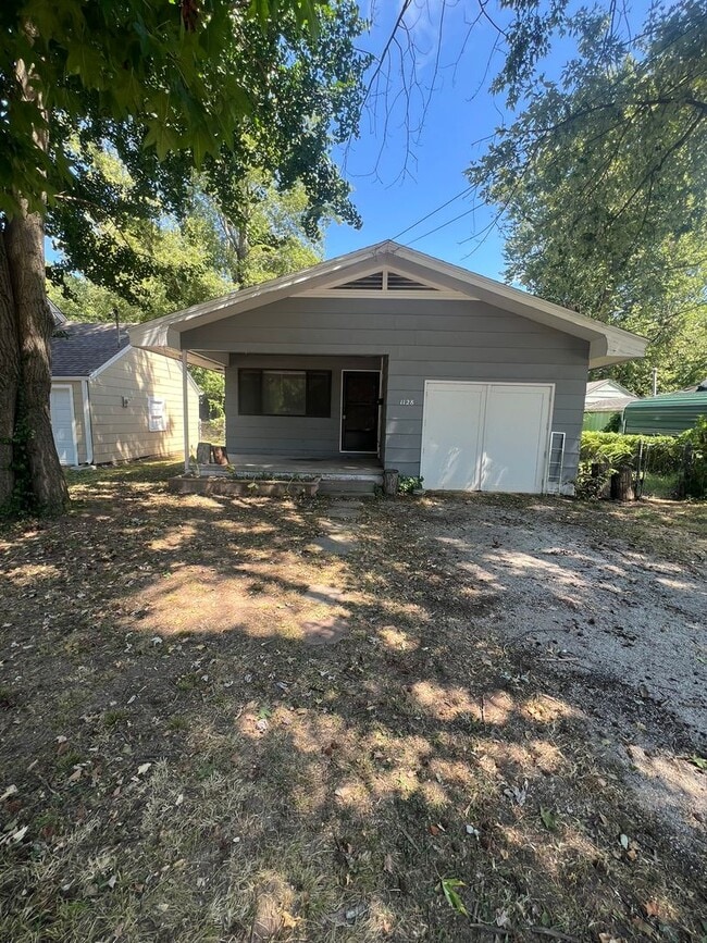 property at 1128 S Fort Ave