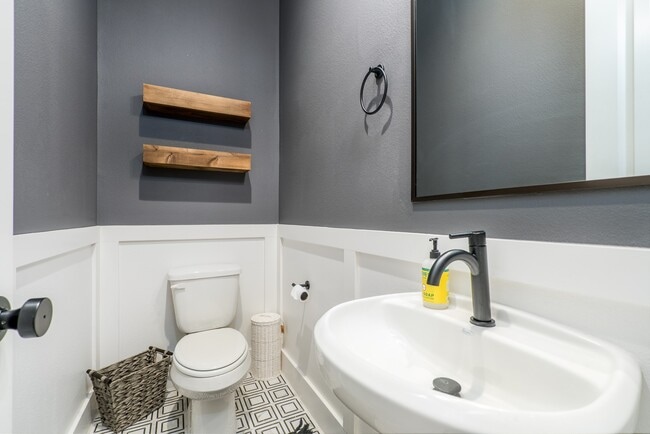 property at 5355 Creekmont Oaks Ln