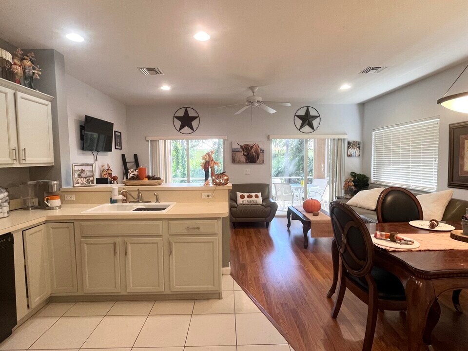 8919 Sandshot Ct in Port St. Lucie, FL - Building Photo