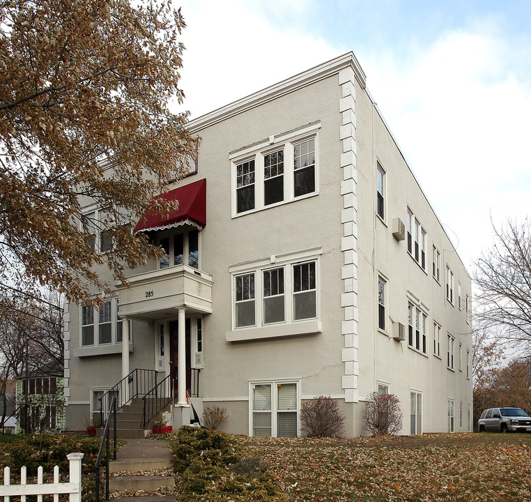 285 Cliff St in St. Paul, MN - Foto de edificio