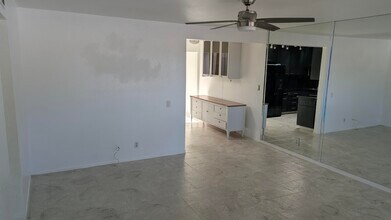 425 Bradshaw E Ln in Palm Springs, CA - Building Photo - Building Photo