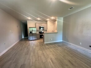 104 Turner Dr in Willis, TX - Building Photo - Building Photo