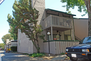 Beechwood Commons in Stockton, CA - Foto de edificio - Building Photo