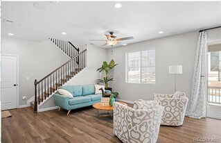 4633 S Nepal Way in Aurora, CO - Building Photo