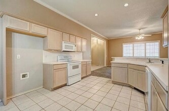 1709 Tenbears Rd in Edmond, OK - Foto de edificio - Building Photo