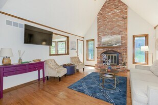 8604 N Troost Ave in Kansas City, MO - Building Photo