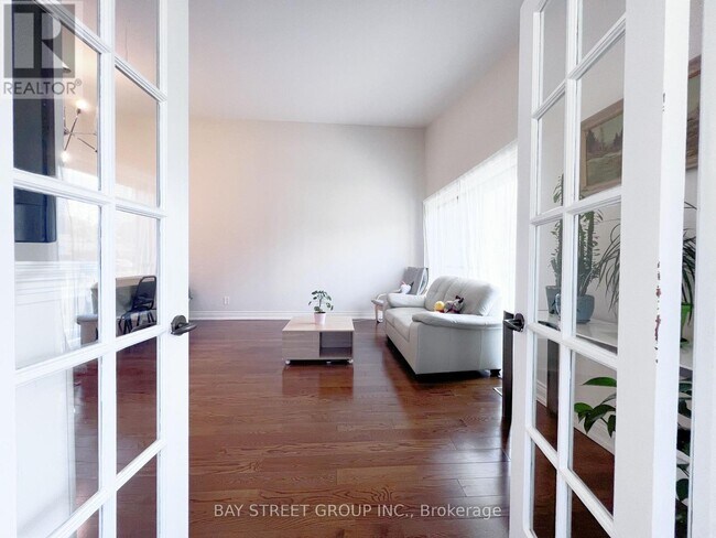 41 Northey Dr in Toronto, ON - Building Photo - Building Photo