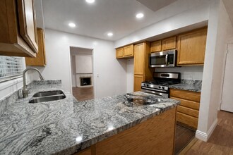 8373 Wabash St in Ventura, CA - Foto de edificio - Building Photo