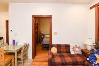 2821 W Shakespeare Ave, Unit G07C in Chicago, IL - Building Photo - Building Photo