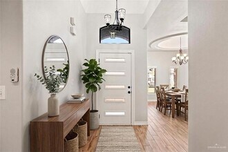 10925 N 30th St in McAllen, TX - Foto de edificio - Building Photo