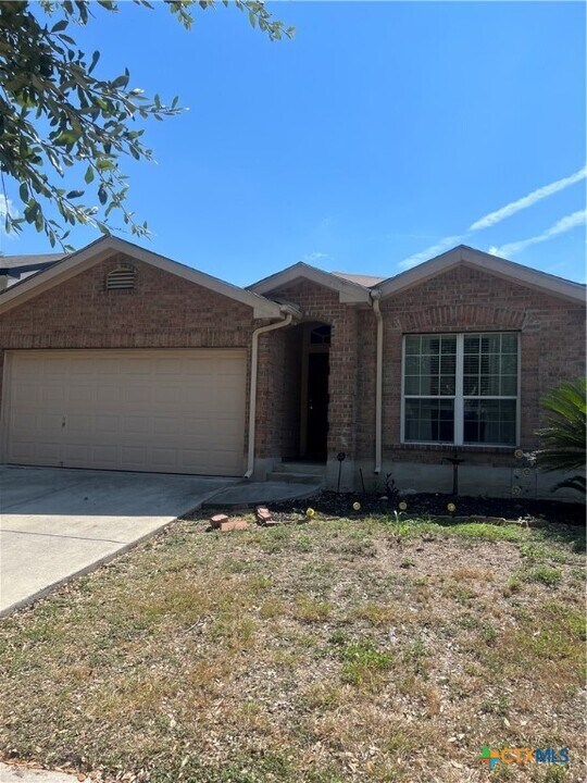 219 San Saba in New Braunfels, TX - Building Photo