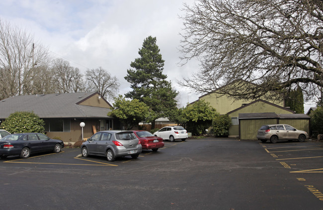 Forest Manor in Forest Grove, OR - Building Photo - Building Photo