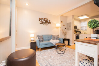 23 Jay St, Unit B in Cambridge, MA - Building Photo - Building Photo