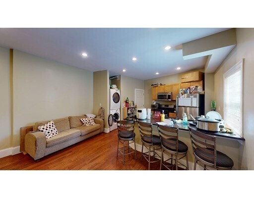 344 Centre St-Unit -3 in Boston, MA - Building Photo