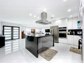 2171 NW 87th Ave in Sunrise, FL - Building Photo - Building Photo