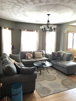 136 Holland St, Unit 3 in Somerville, MA - Building Photo